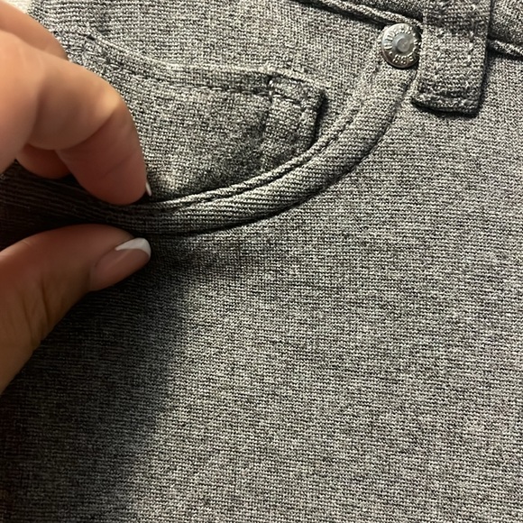 Guess Women’s Size XS Grey Straight Leg Stretchy Dress Pants $50 - Picture 4 of 15